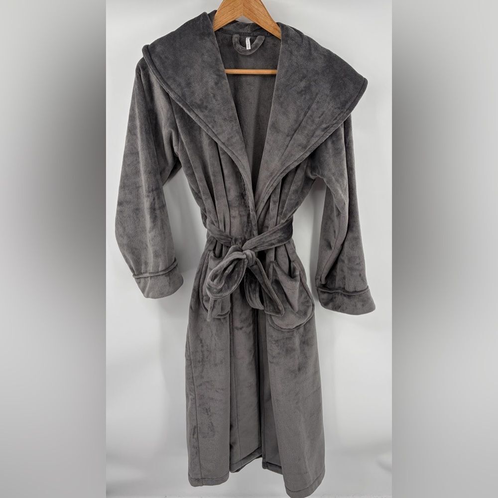 Pottery Barn cloud nine plush gray robe women’s size M comfort cozy - Picture 1 of 5